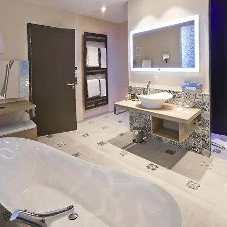 Les Jardins Du Mess Hotell 4*