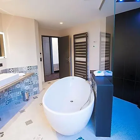 Hotell Les Jardins Du Mess 4*