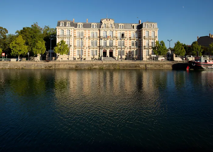 Les Jardins Du Mess Hotel