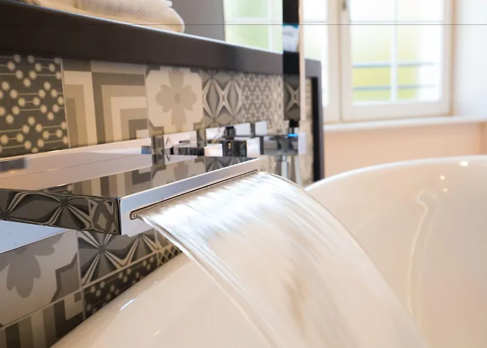 Les Jardins Du Mess Hotel