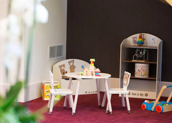 Les Jardins Du Mess Hotel 4*