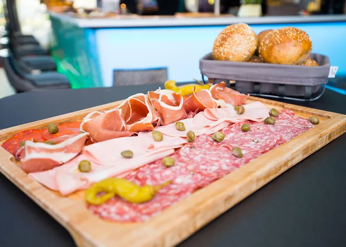 Les Jardins Du Mess Hotel 4*