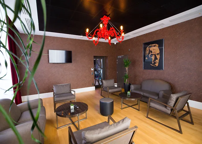 Les Jardins Du Mess 4*