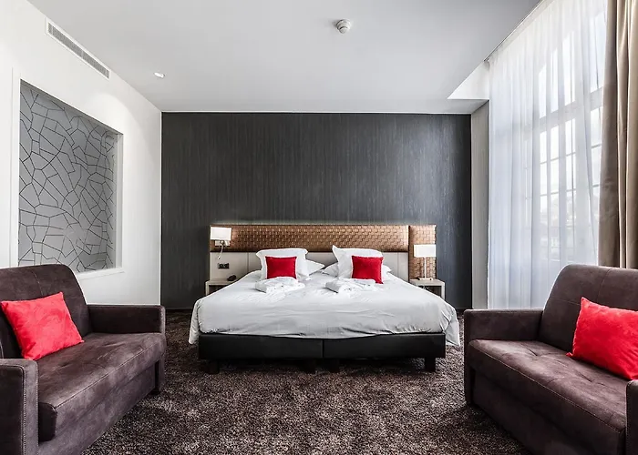 Les Jardins Du Mess Hotel 4*