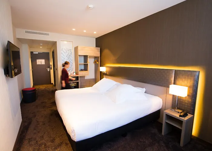 Les Jardins Du Mess 4*