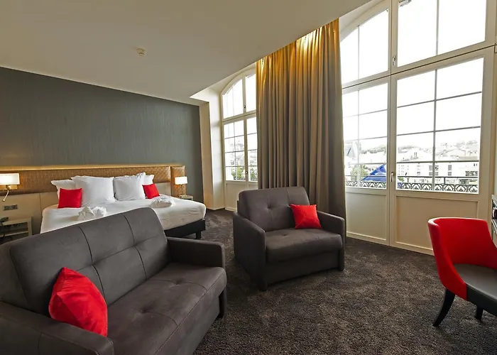 Les Jardins Du Mess Hotel