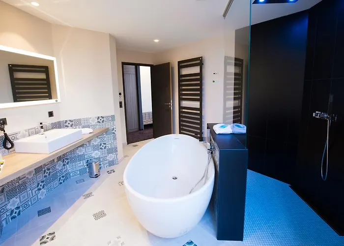 Les Jardins Du Mess Hotel 4*